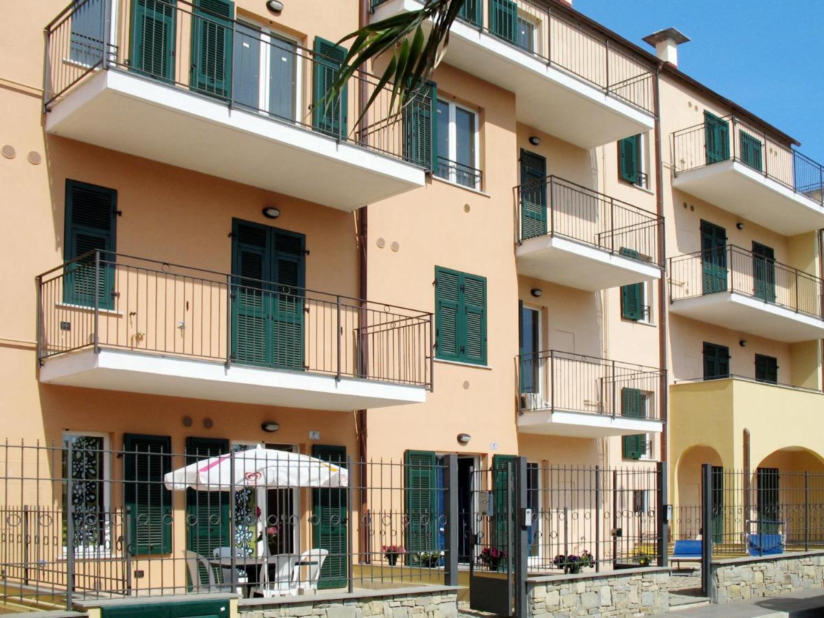 Apartment Cala Azzurra - Imp312 By Interhome Imperia Eksteriør billede
